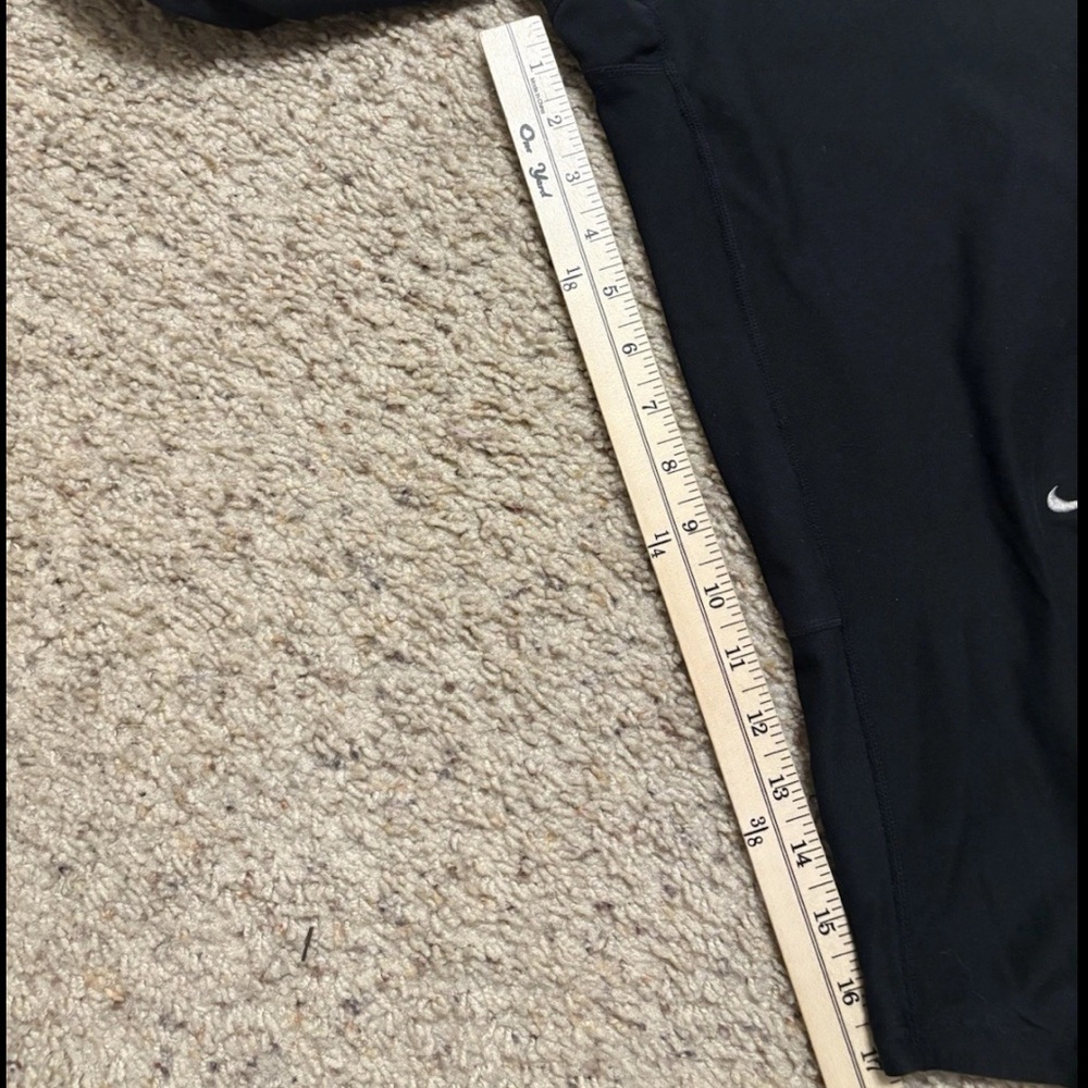 Nike Women's Black Cropped Running Pants Size Medium - Picture 6 of 6